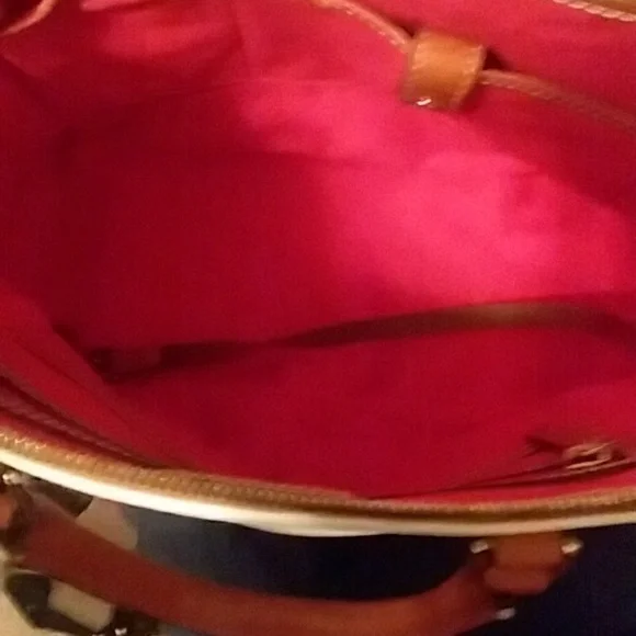 🎁 SOLD NEW Dooney & Burke White w SaddleTan Bag/Crossbody - Picture 10 of 12